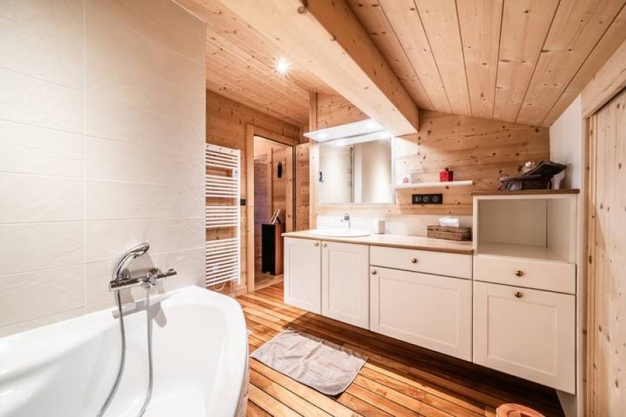 salle de bain chalet famille thollon les mémises