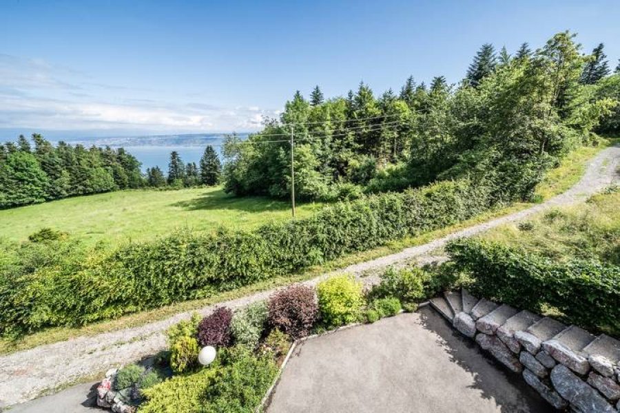 chalet montagne vue sur lac leman